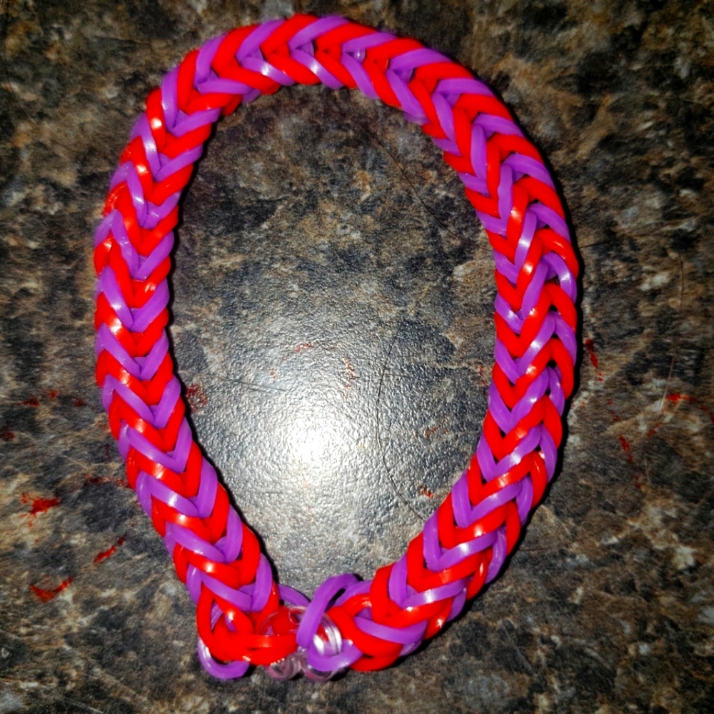 Taylor swift  rainbow loom bracelets